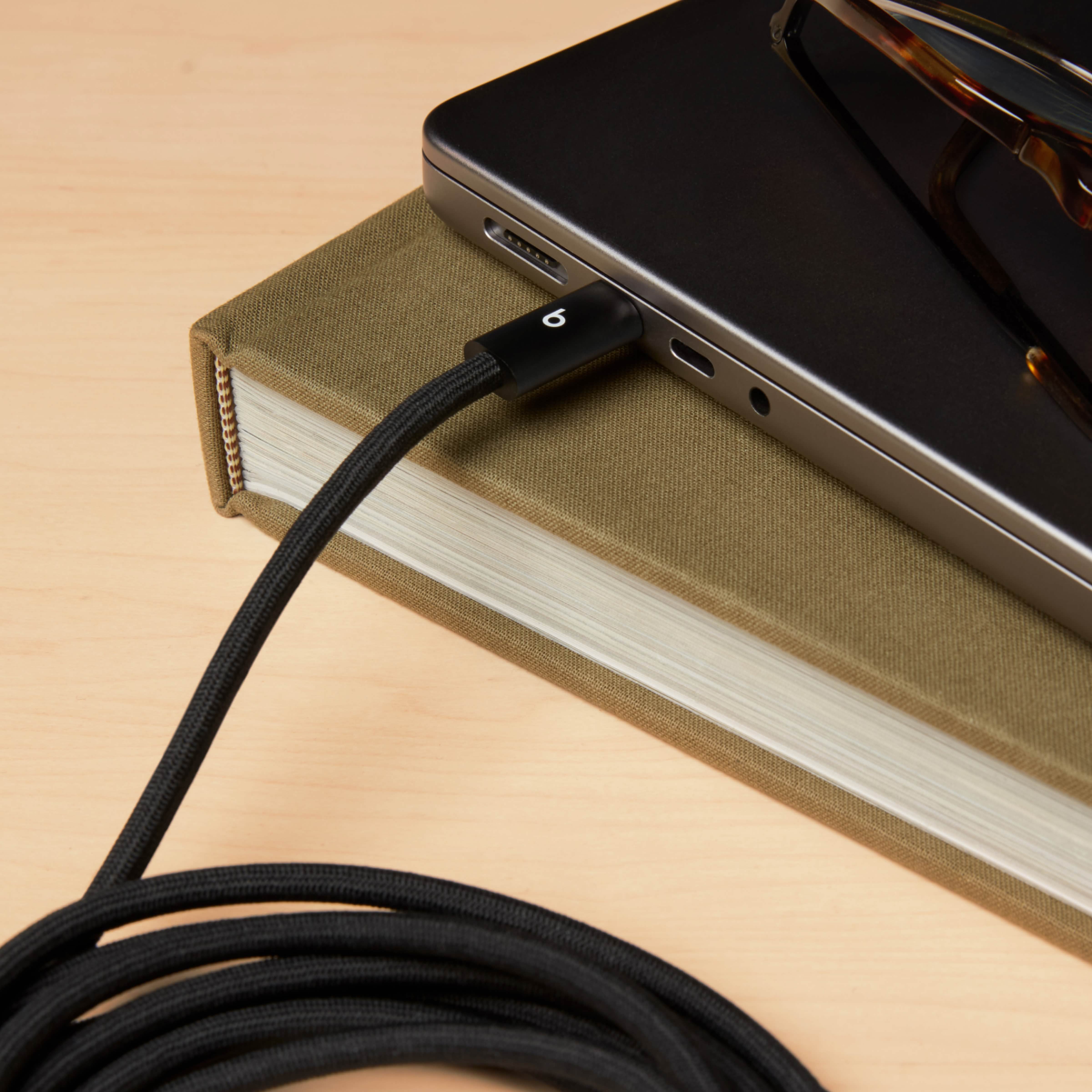 Beats 240W Usb-C To Usb-C Braided Cable (10 Ft) - Bolt Black - Image 2