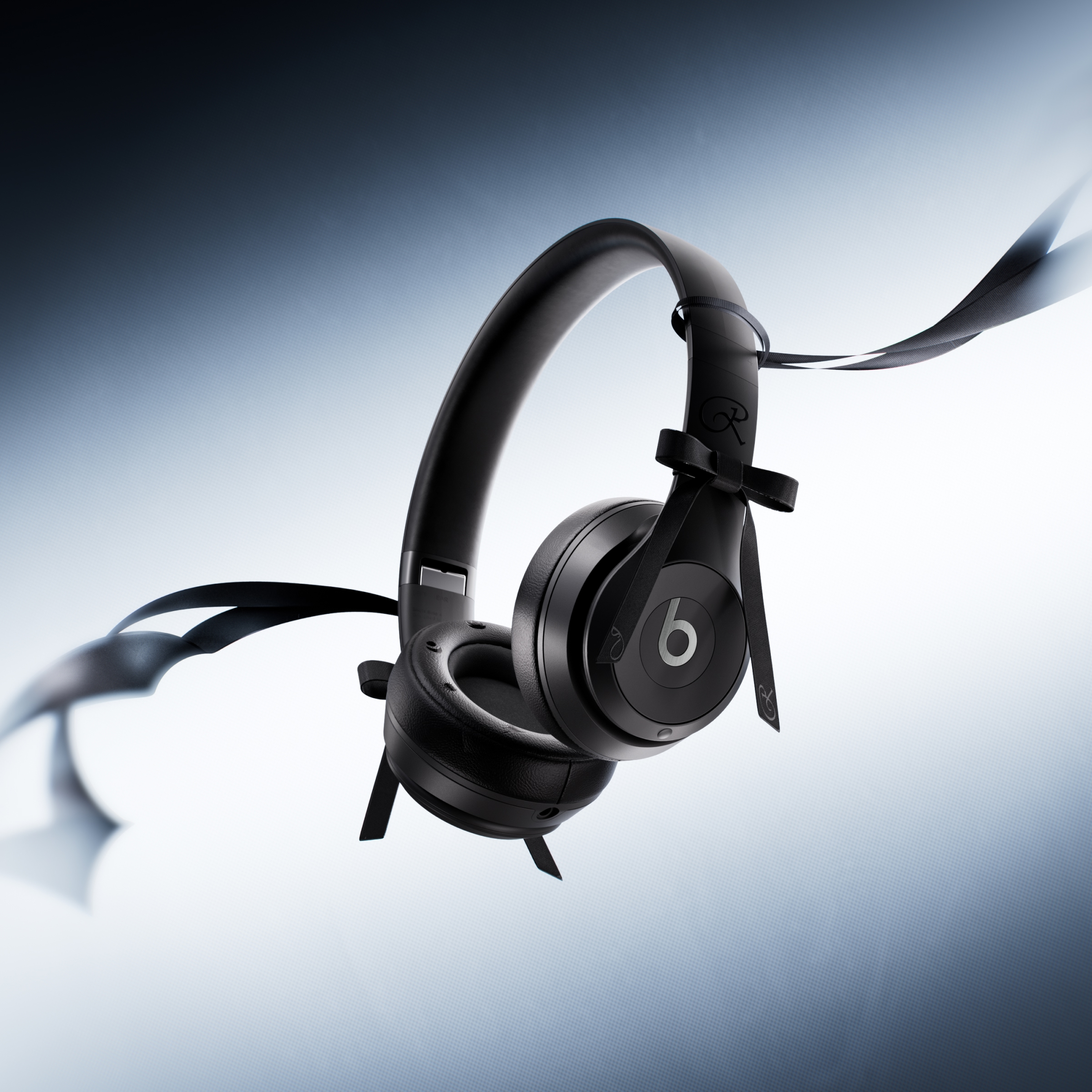 Beats Solo 4 - Onyx Black - Image 6