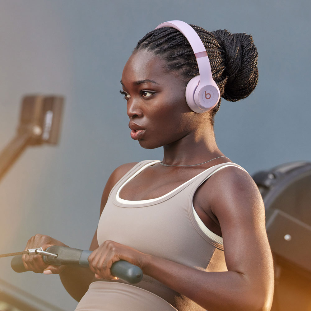 Beats Solo 4 - Cloud Pink - Image 2