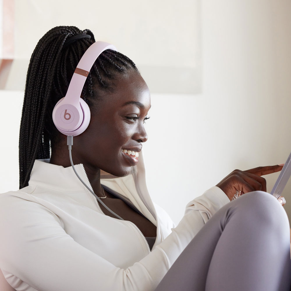 Beats Solo 4 - Cloud Pink - Image 5